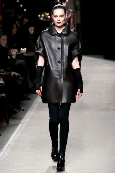 Look 4